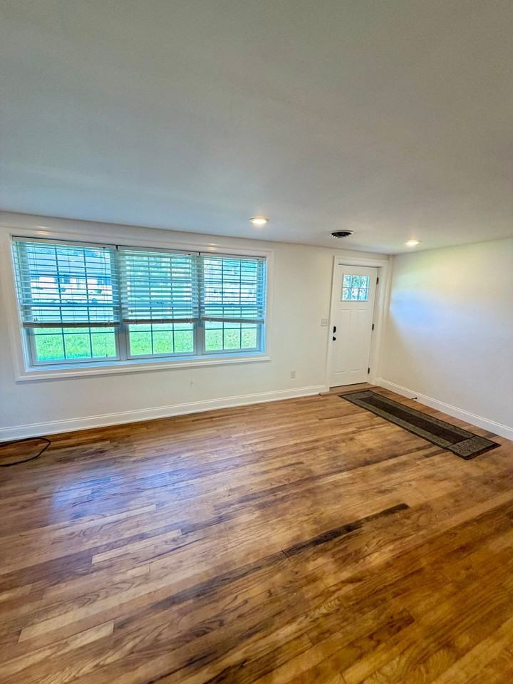 719 W High St - Photo 5 of 31