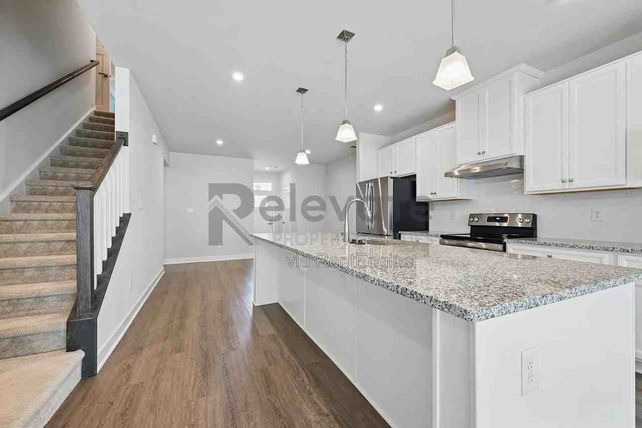 7813 Vermeil St - Photo 5 of 50