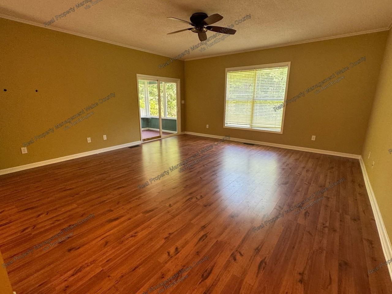 7909 Lake Jenn Dr - Photo 5 of 31