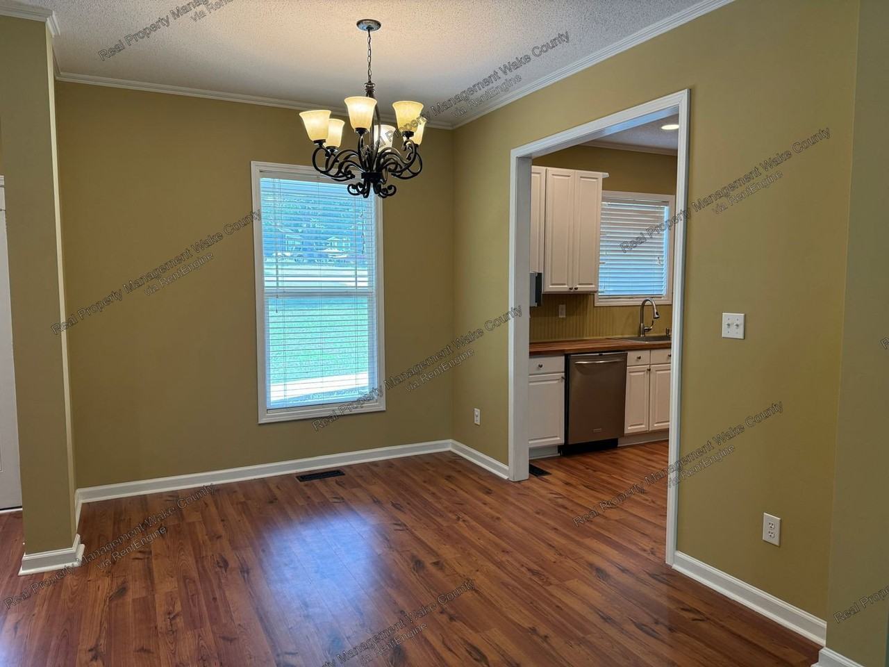 7909 Lake Jenn Dr - Photo 6 of 31
