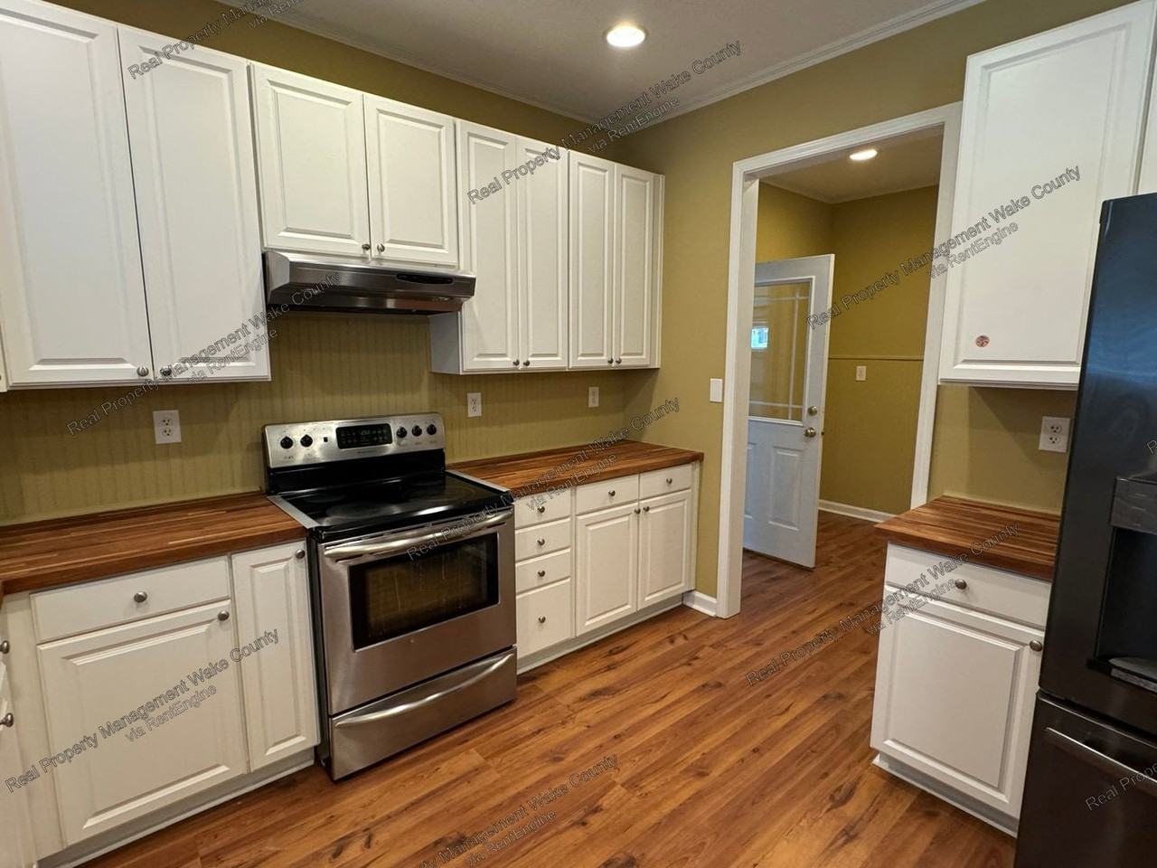 7909 Lake Jenn Dr - Photo 7 of 31