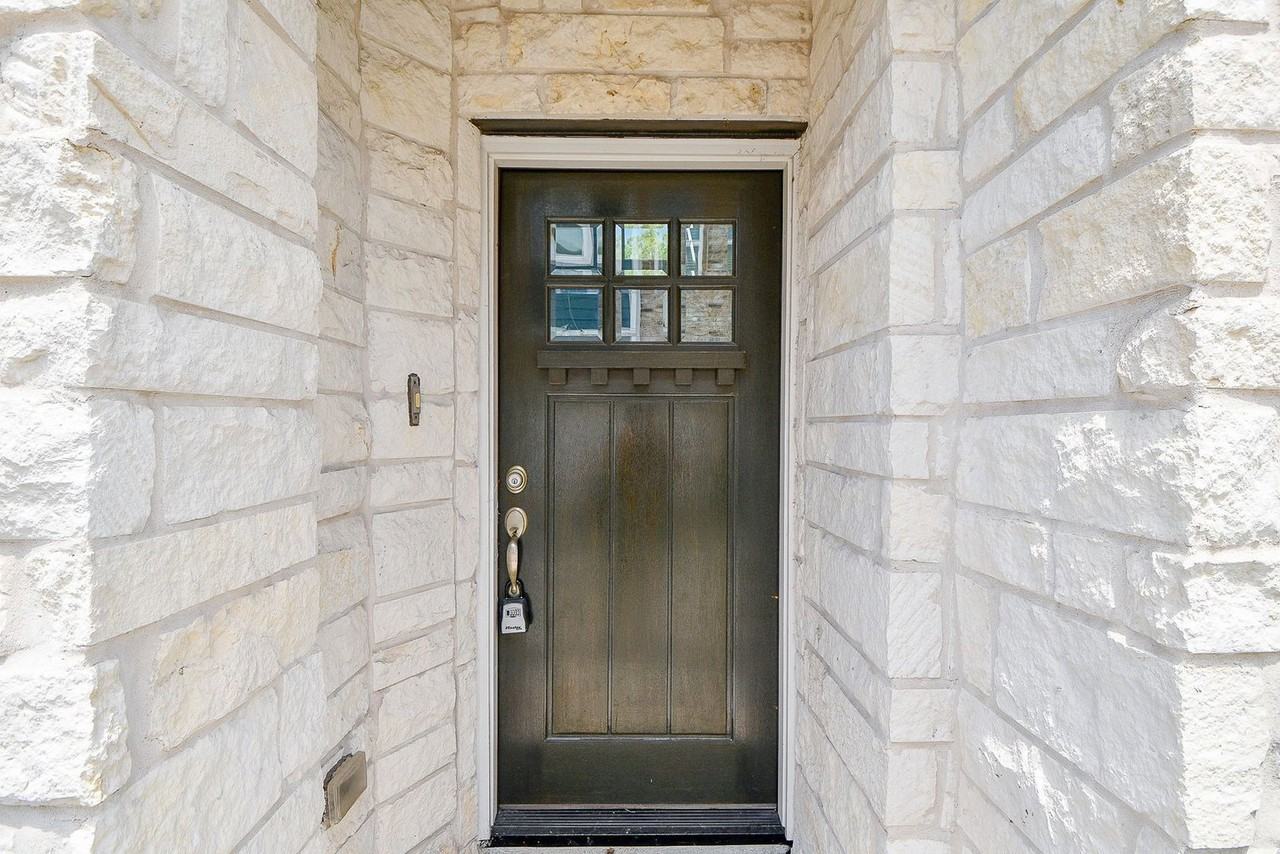 4823 Hardy St - Photo 3 of 29