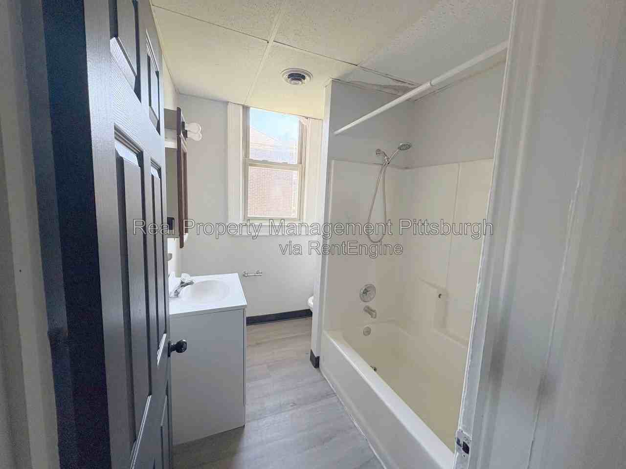 7500 Ellesmere St #3 - Photo 6 of 10