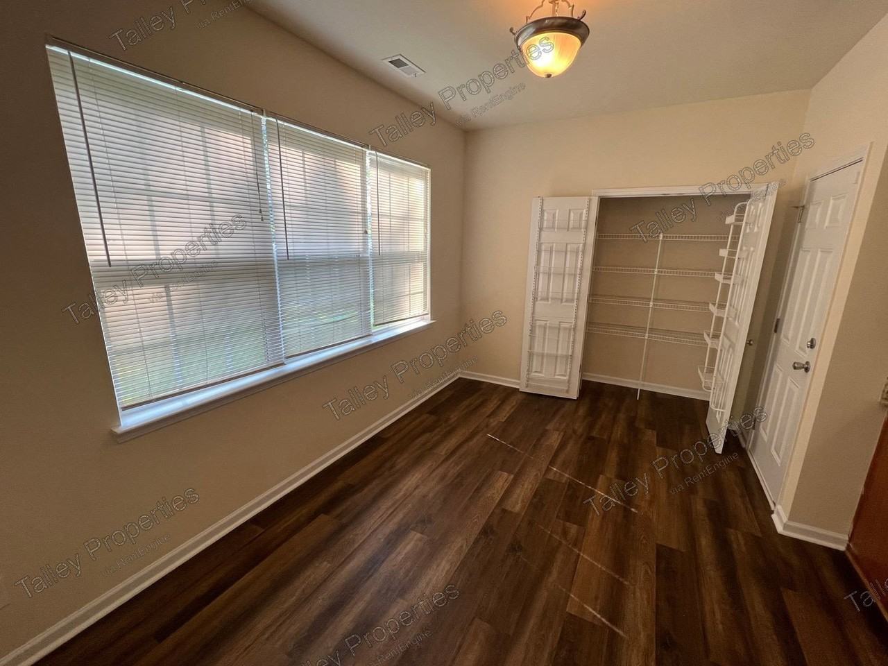 1018 Little Rock Ct - Photo 4 of 16