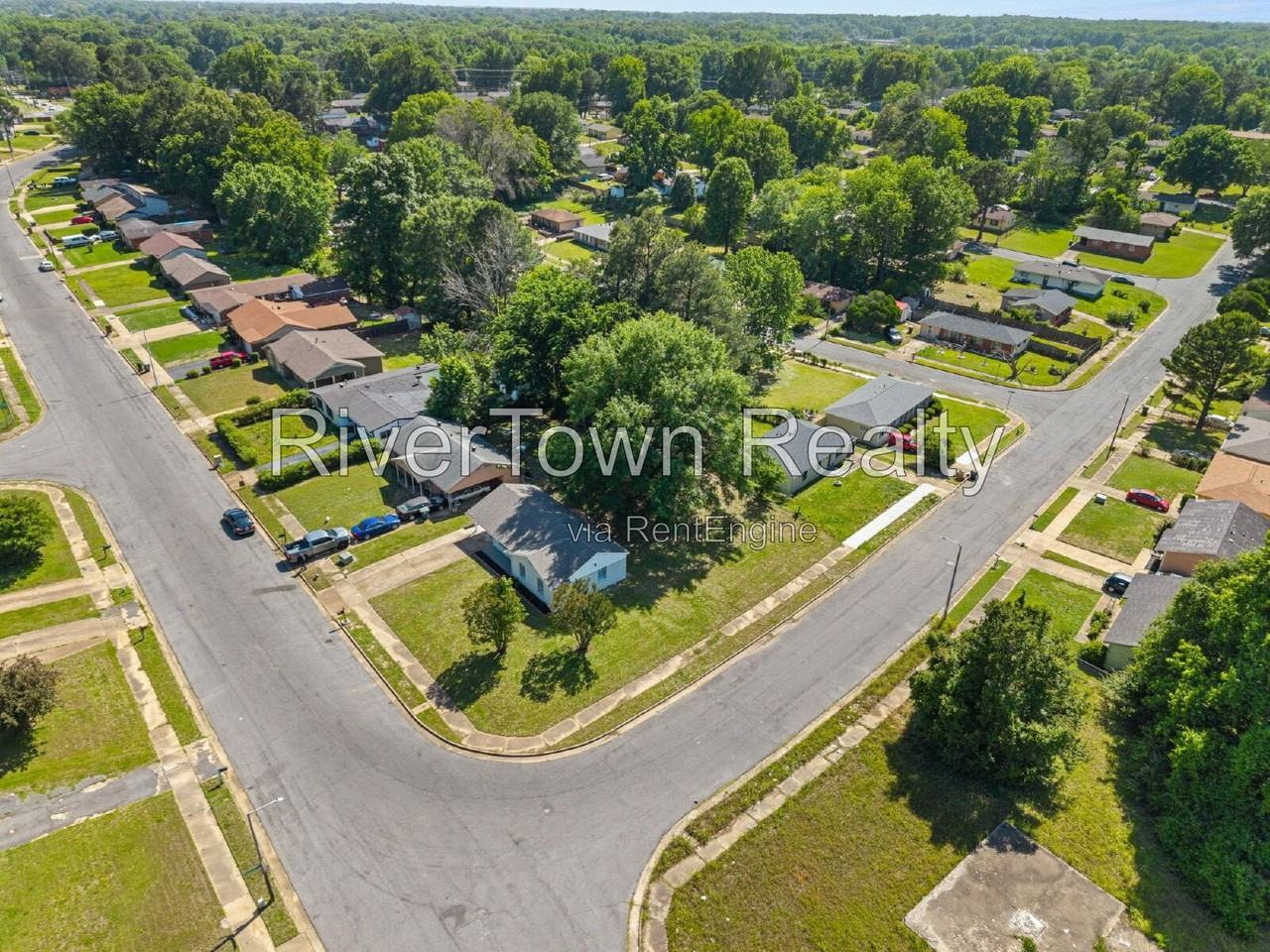 3759 Mccain Rd - Photo 4 of 29