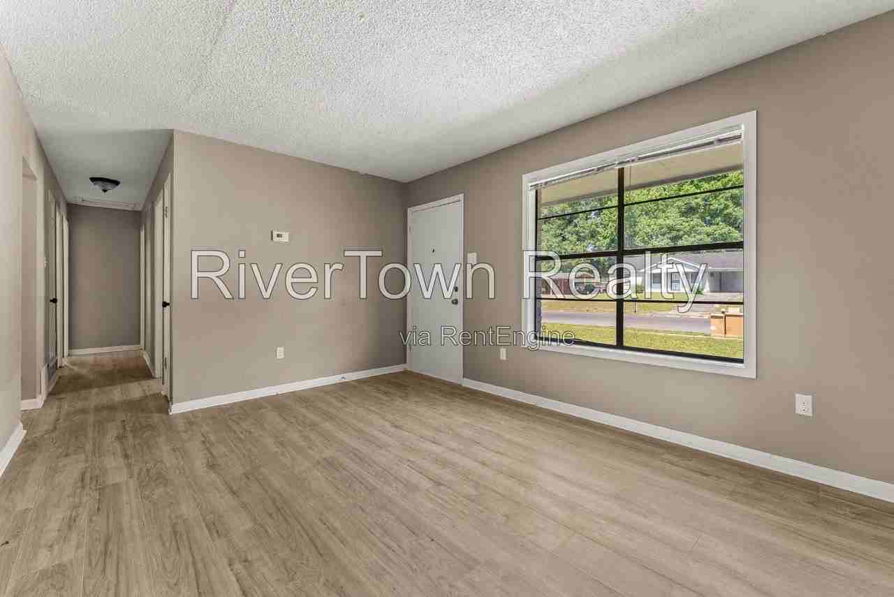 3759 Mccain Rd - Photo 6 of 29