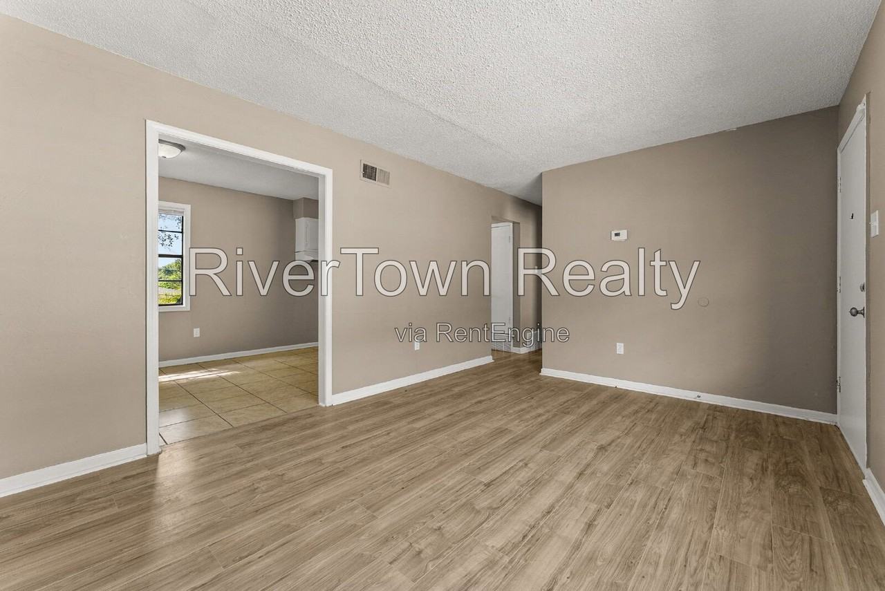 3759 Mccain Rd - Photo 7 of 29