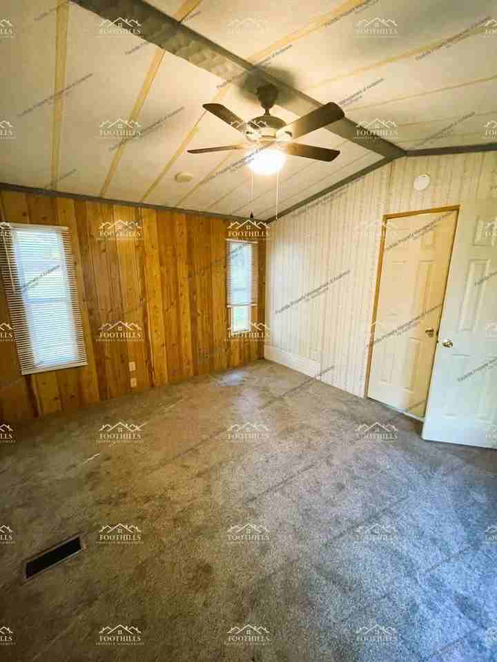 204 Mason Dr - Photo 3 of 8