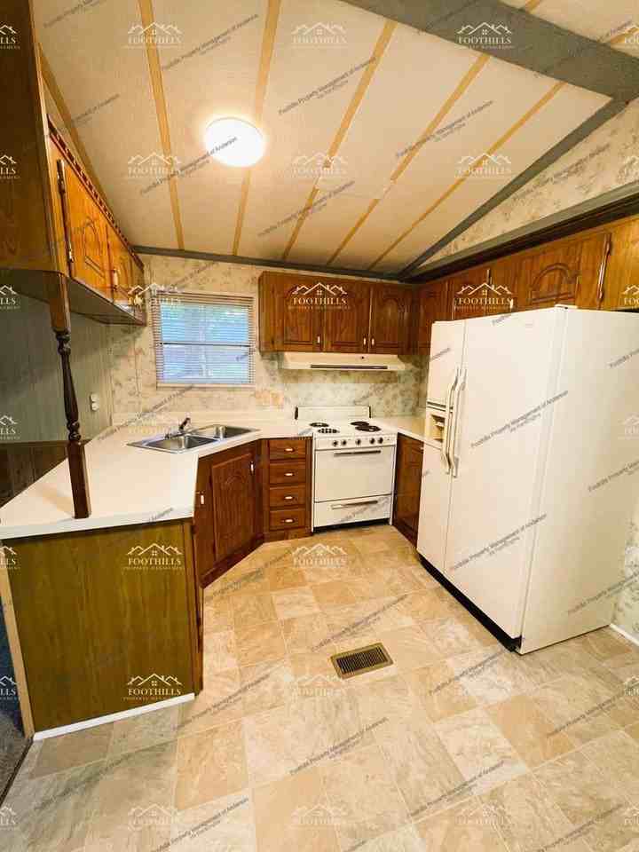 204 Mason Dr - Photo 4 of 8