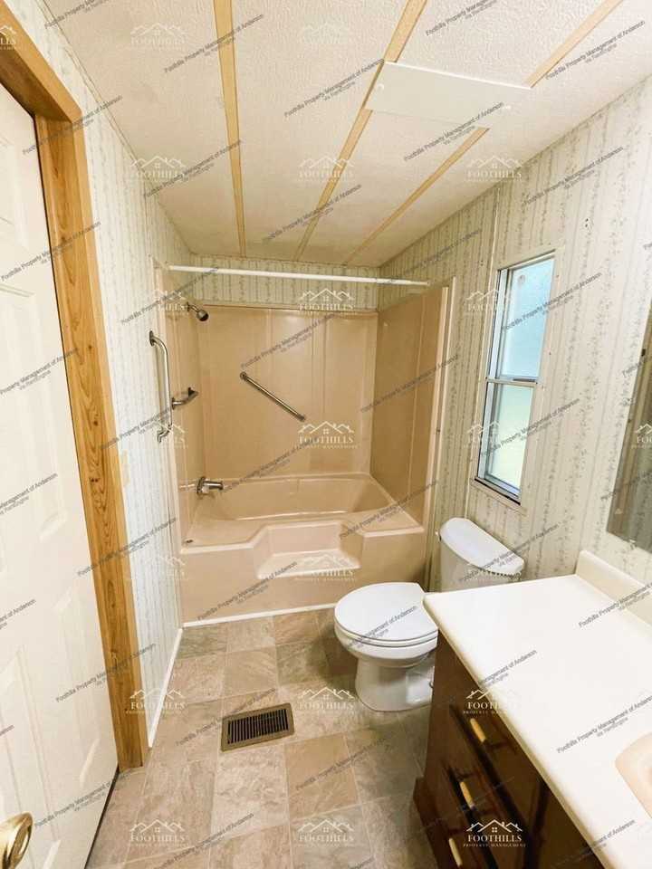 204 Mason Dr - Photo 6 of 8