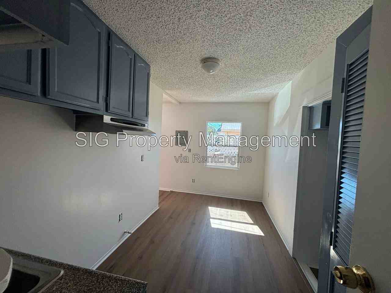 833 Pepper Way #C - Photo 3 of 18