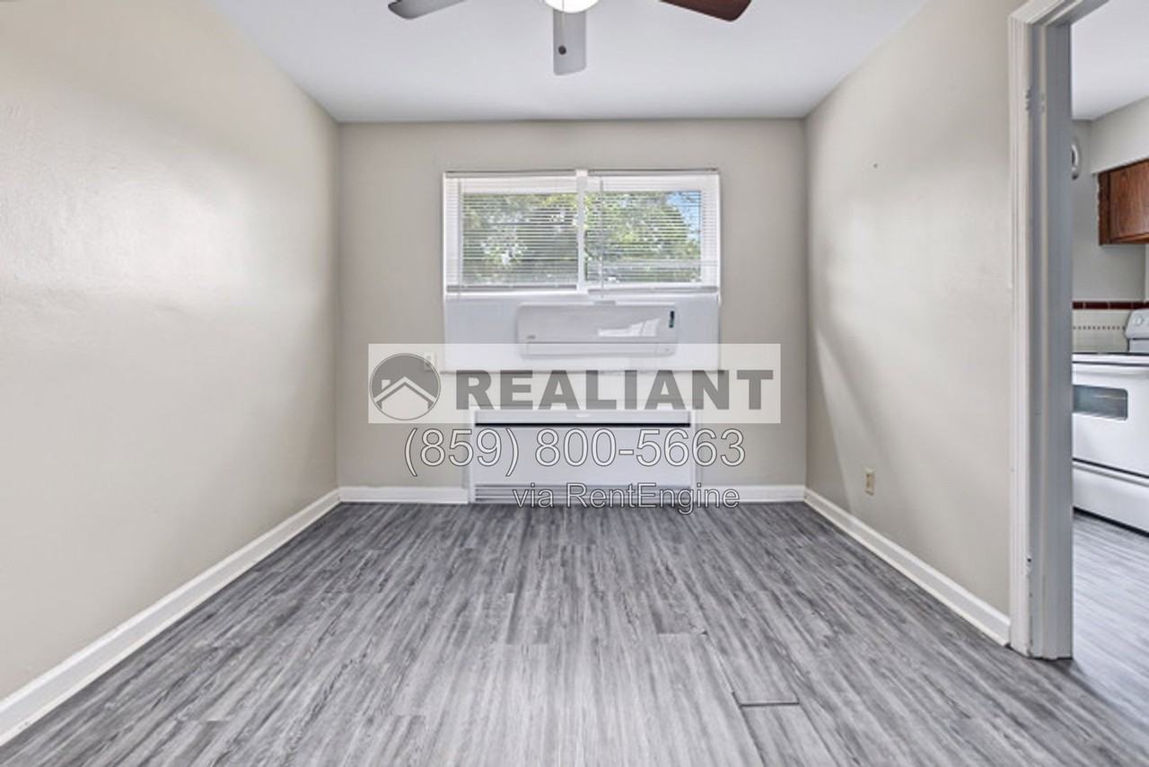 701 S Arlington Rd #3 - Photo 5 of 29
