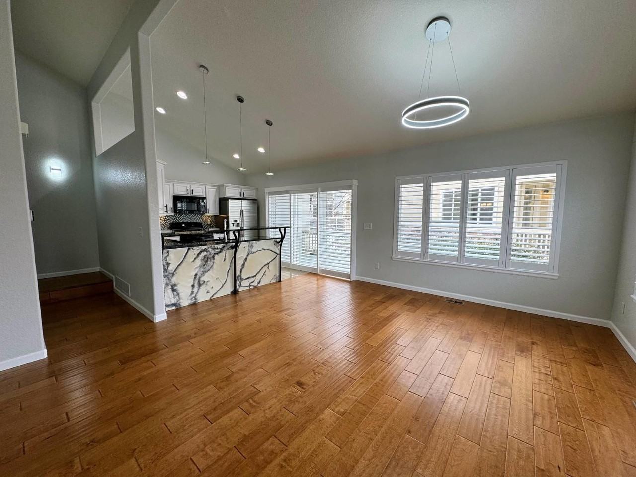 1200 S Kingston Ct - Photo 4 of 33