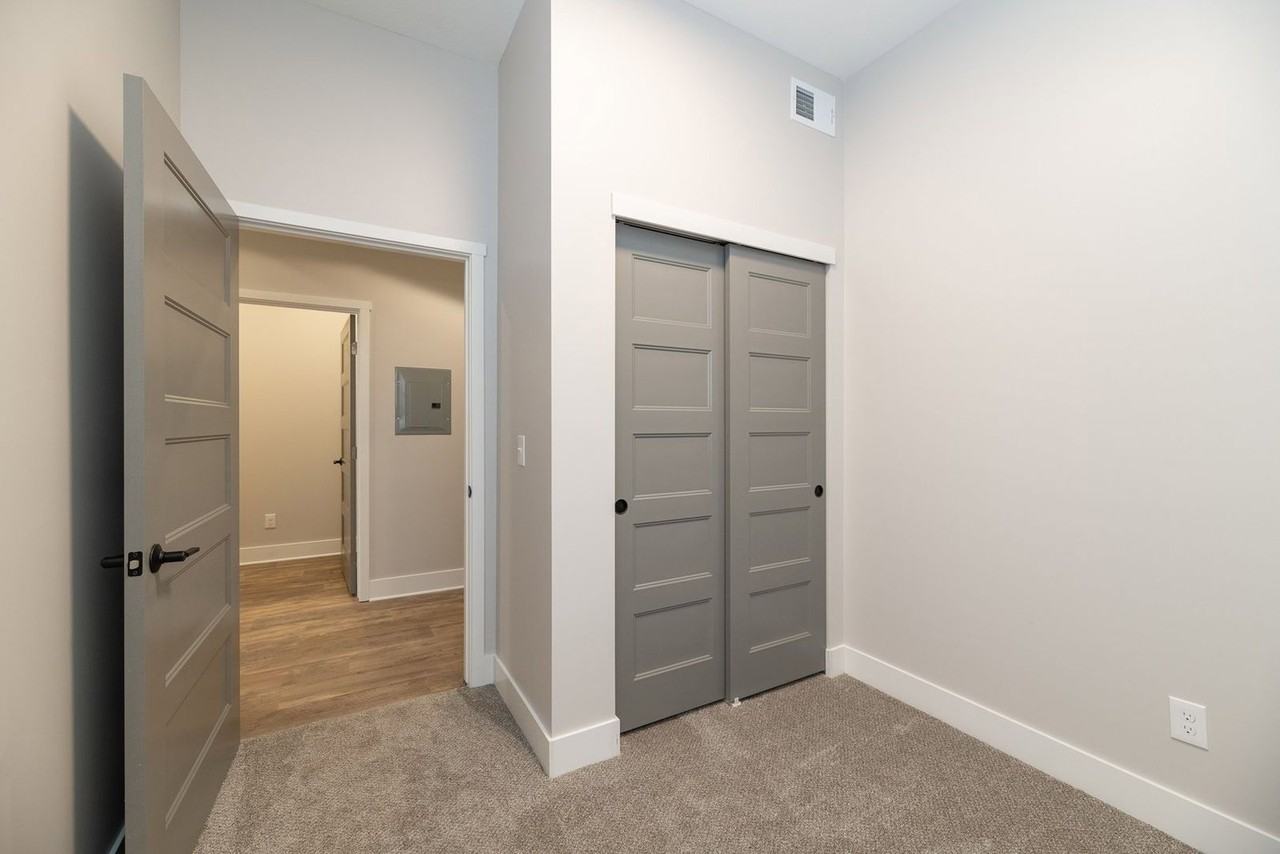 303 Center St - Photo 3 of 30