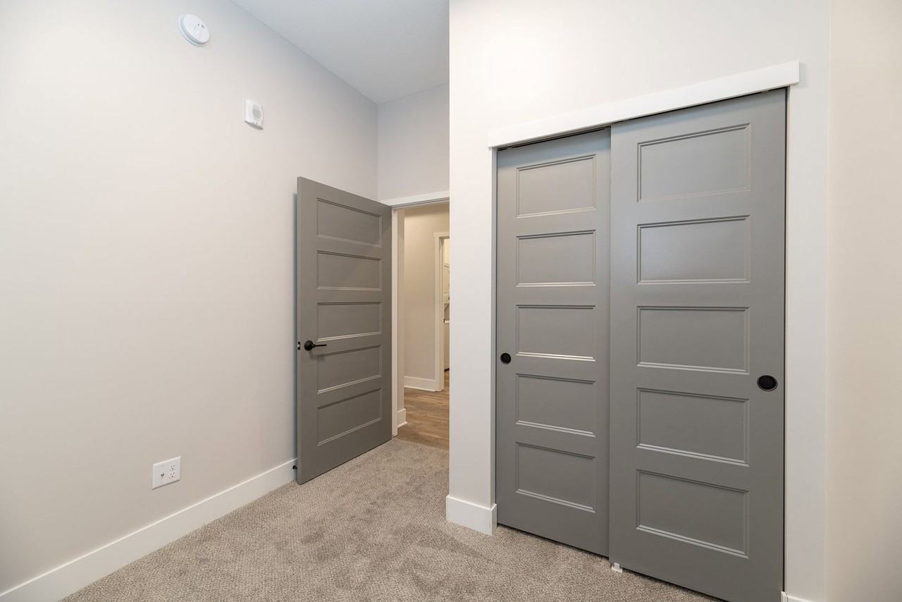 303 Center St - Photo 4 of 30