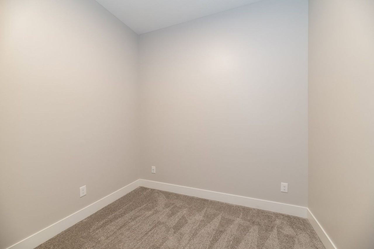 303 Center St - Photo 5 of 30