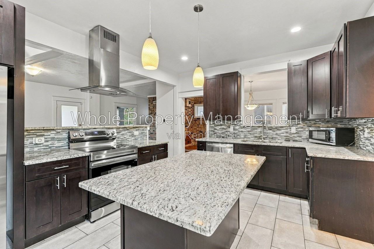 3421 Zuni St - Photo 5 of 26