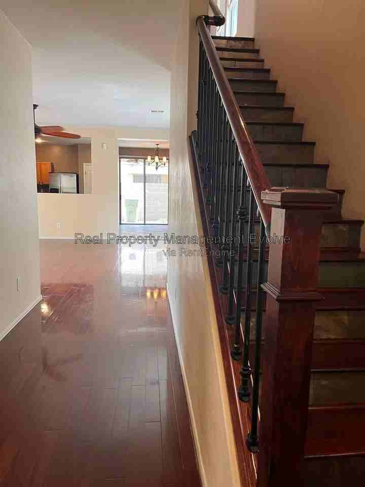 6453 W Diana Ave - Photo 3 of 33