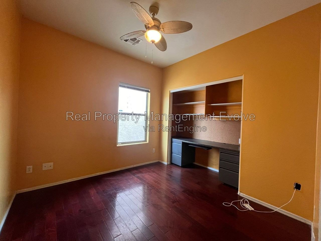 6453 W Diana Ave - Photo 4 of 33