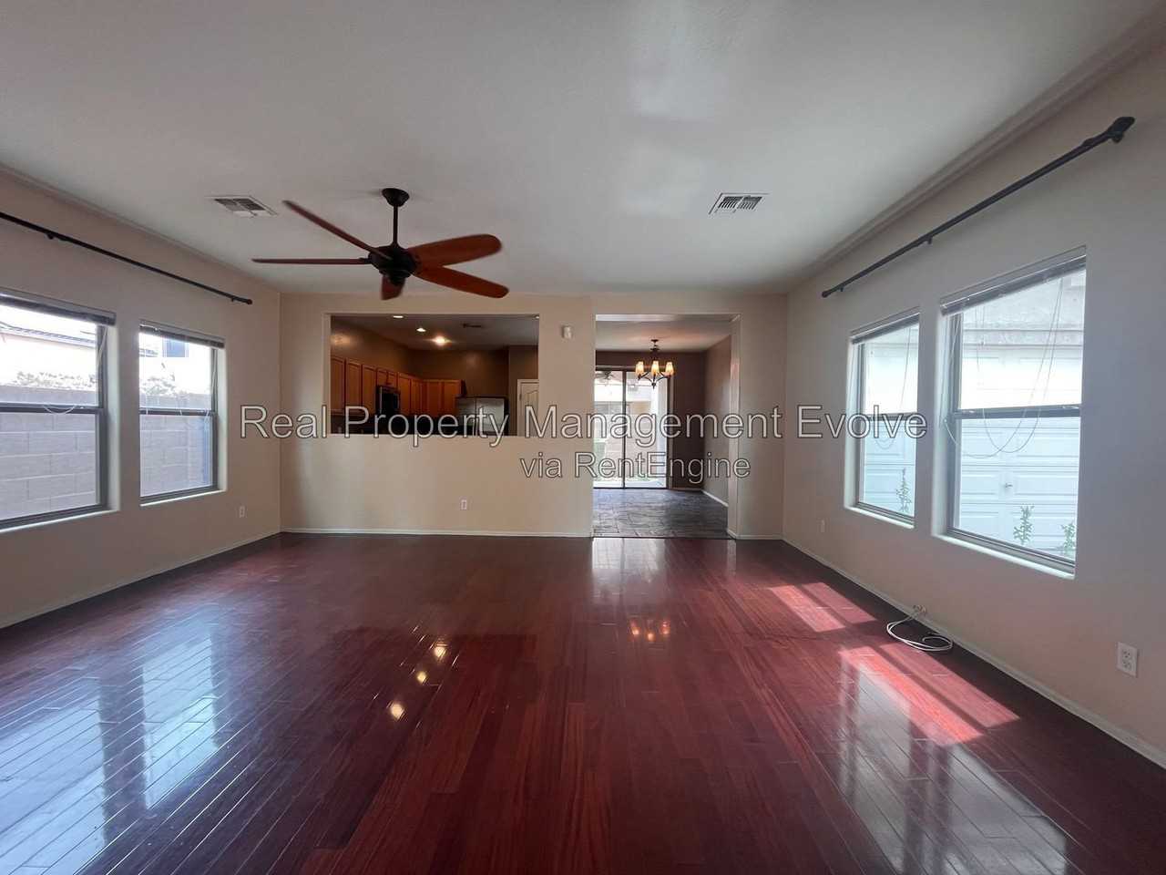 6453 W Diana Ave - Photo 6 of 33
