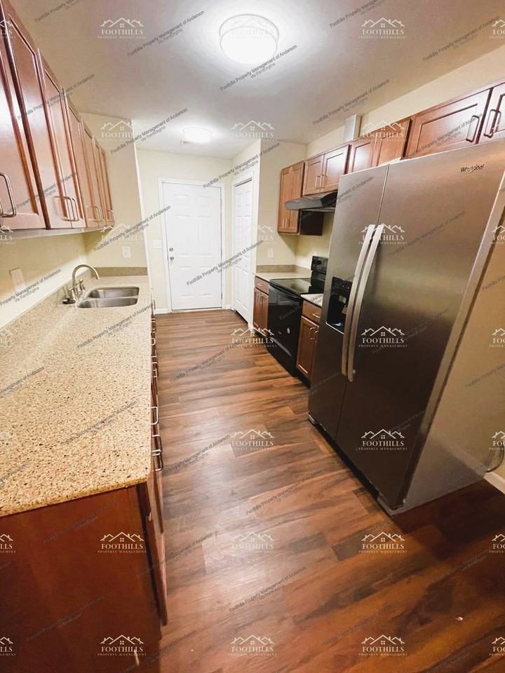 108 Townsley Ct - Photo 4 of 12