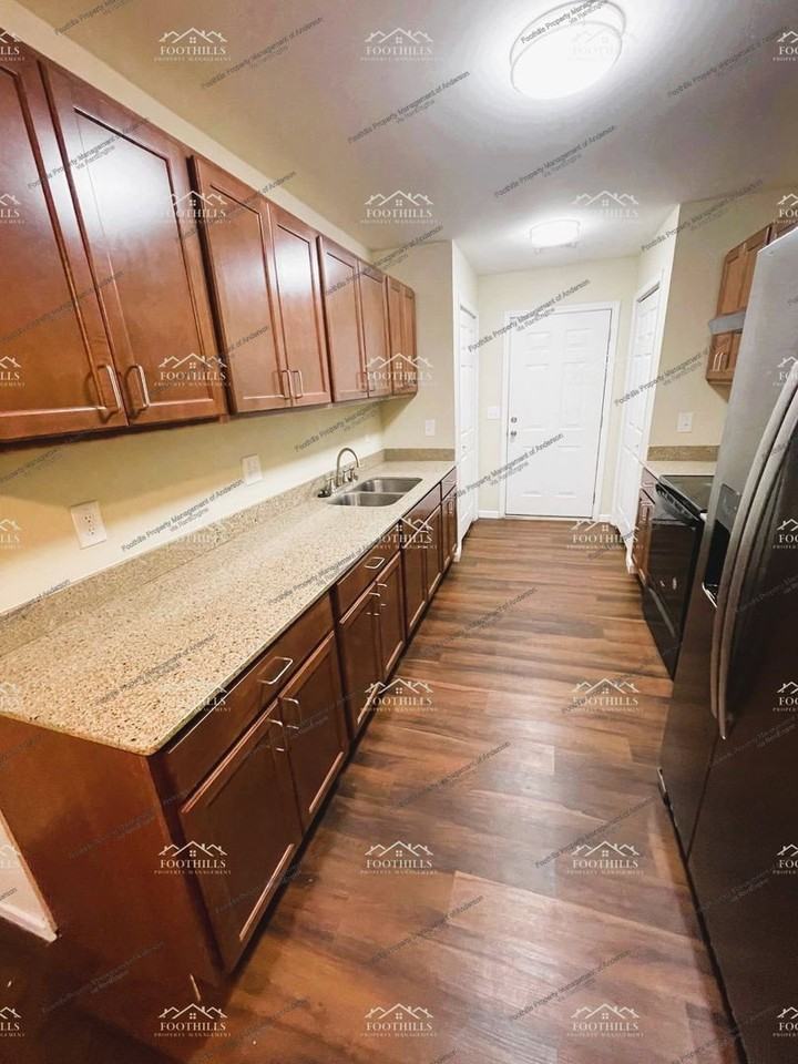 108 Townsley Ct - Photo 5 of 12