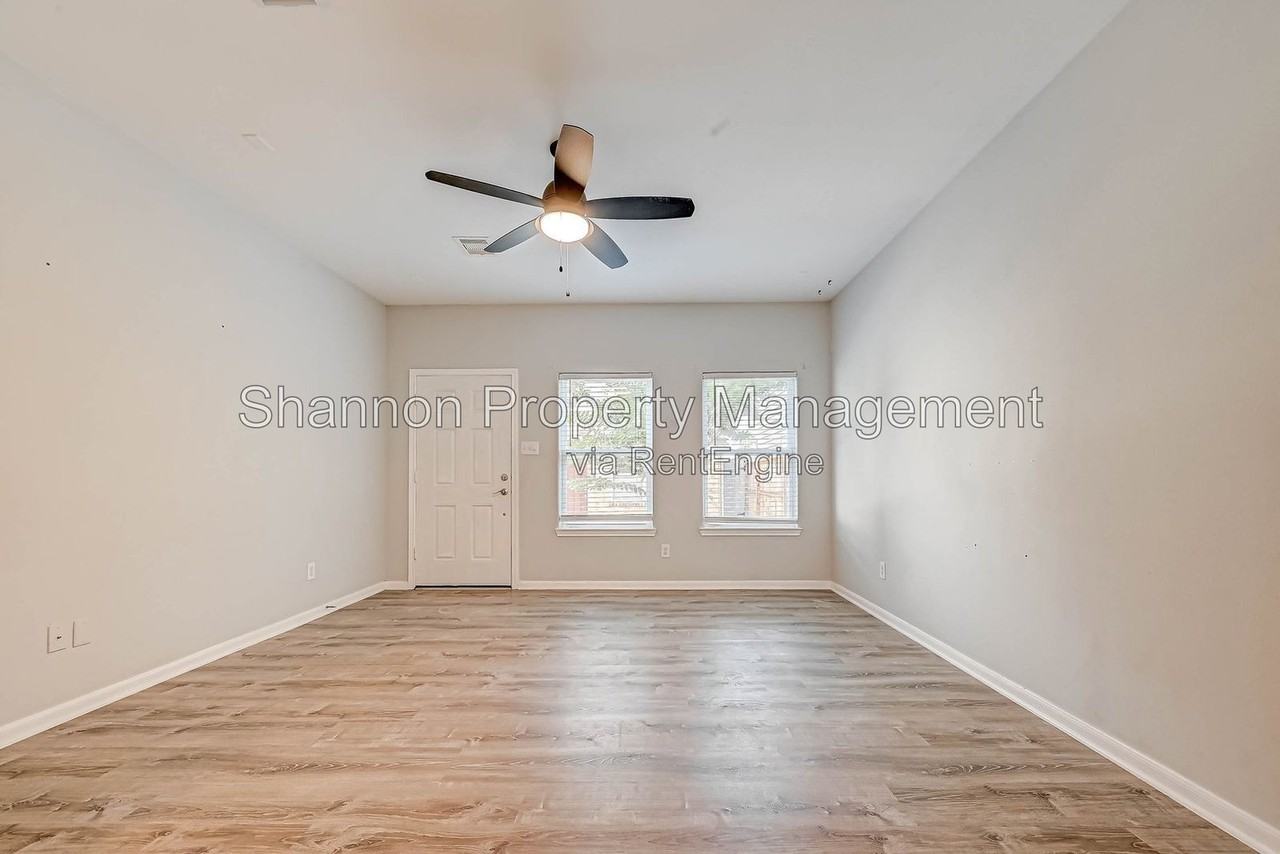 3204 Cline St #D - Photo 6 of 30