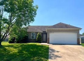 featured image of 2124 E Primrose St