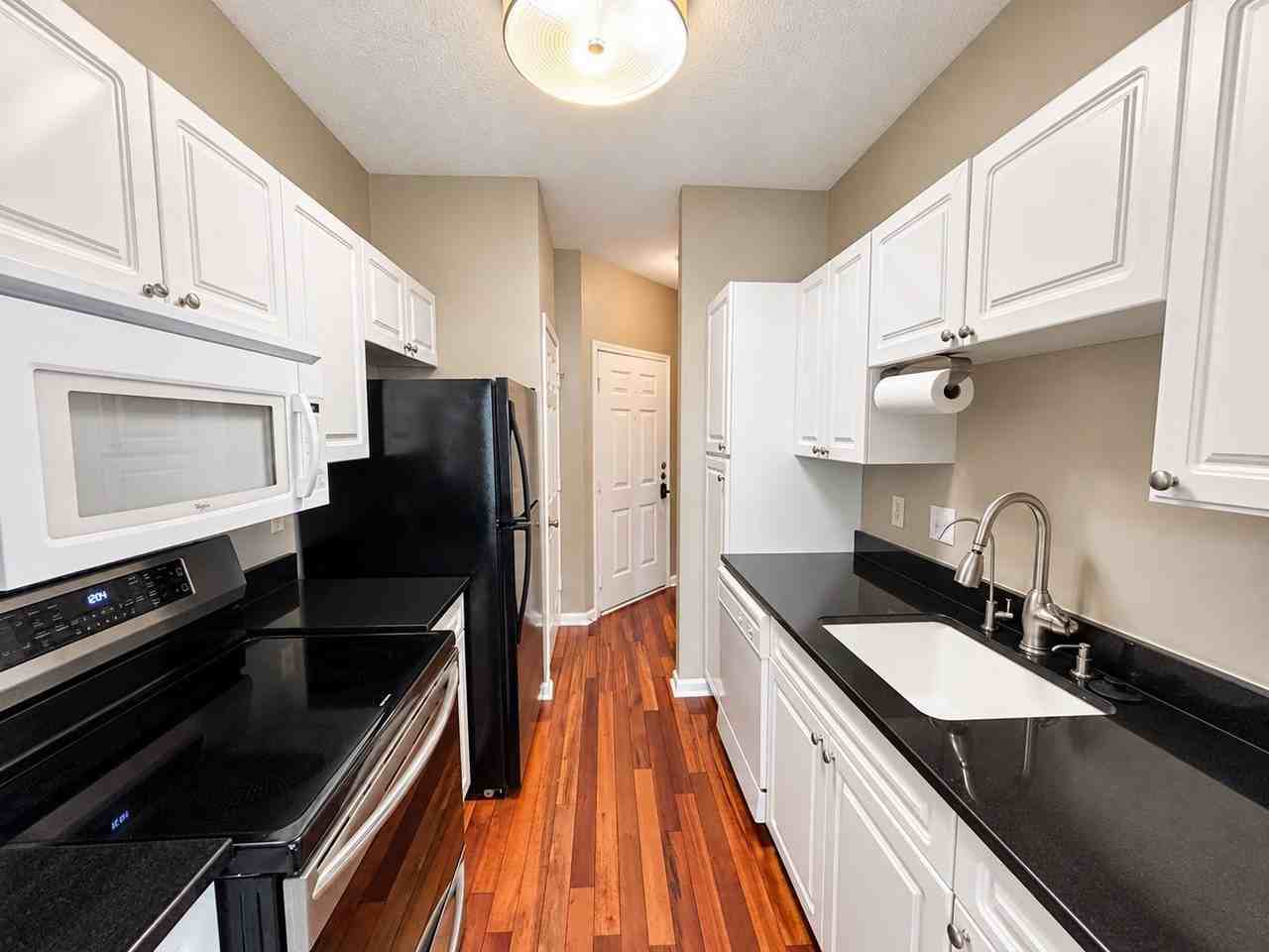 1734 Chatelain Way - Photo 6 of 17