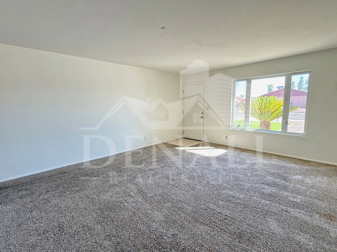 1316 W 13th St - Photo 5 of 29