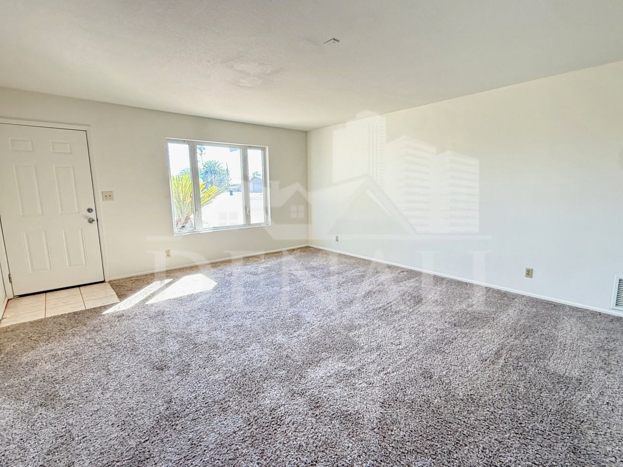 1316 W 13th St - Photo 6 of 29
