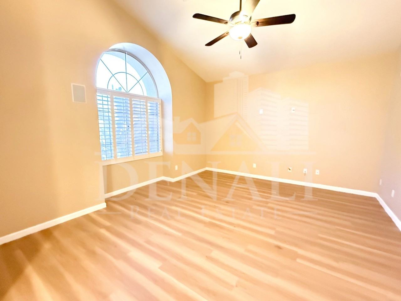 3359 E Mountain Vista Dr - Photo 4 of 30
