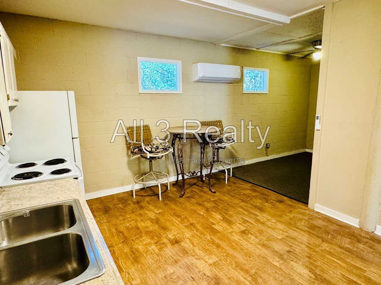 345 Arthur St #D - Photo 6 of 18