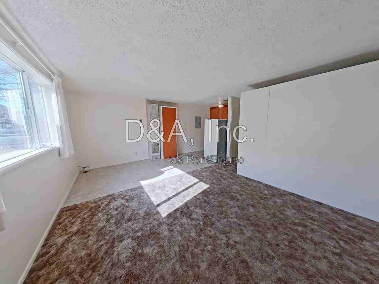425 Sw 9th St - Photo 3 of 14