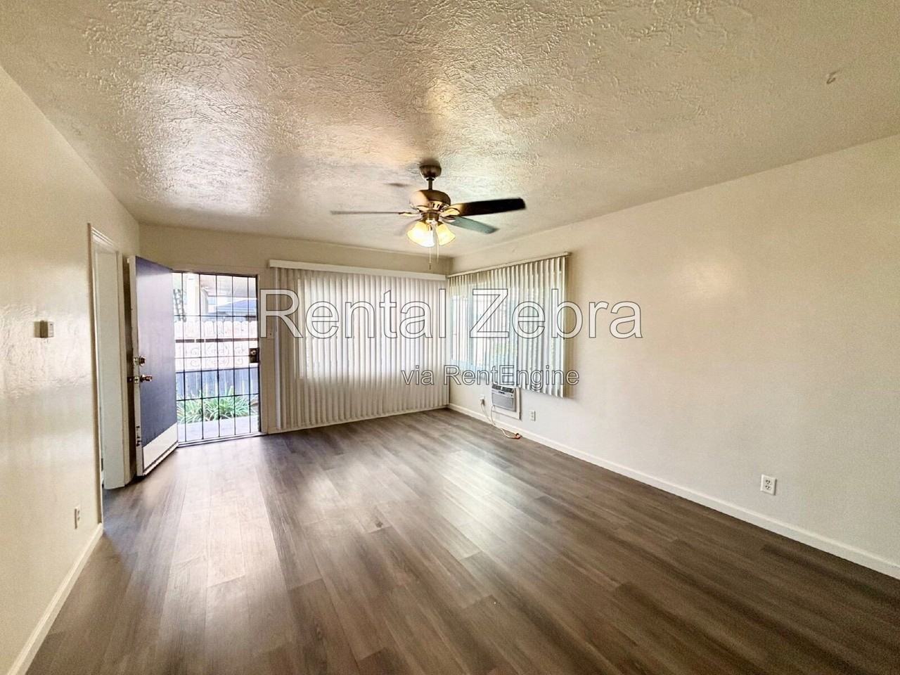 1246 W 19th St - Photo 4 of 15