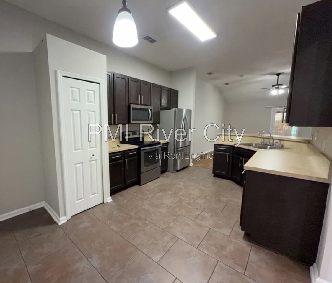 9343 Daniels Mill Dr - Photo 3 of 24