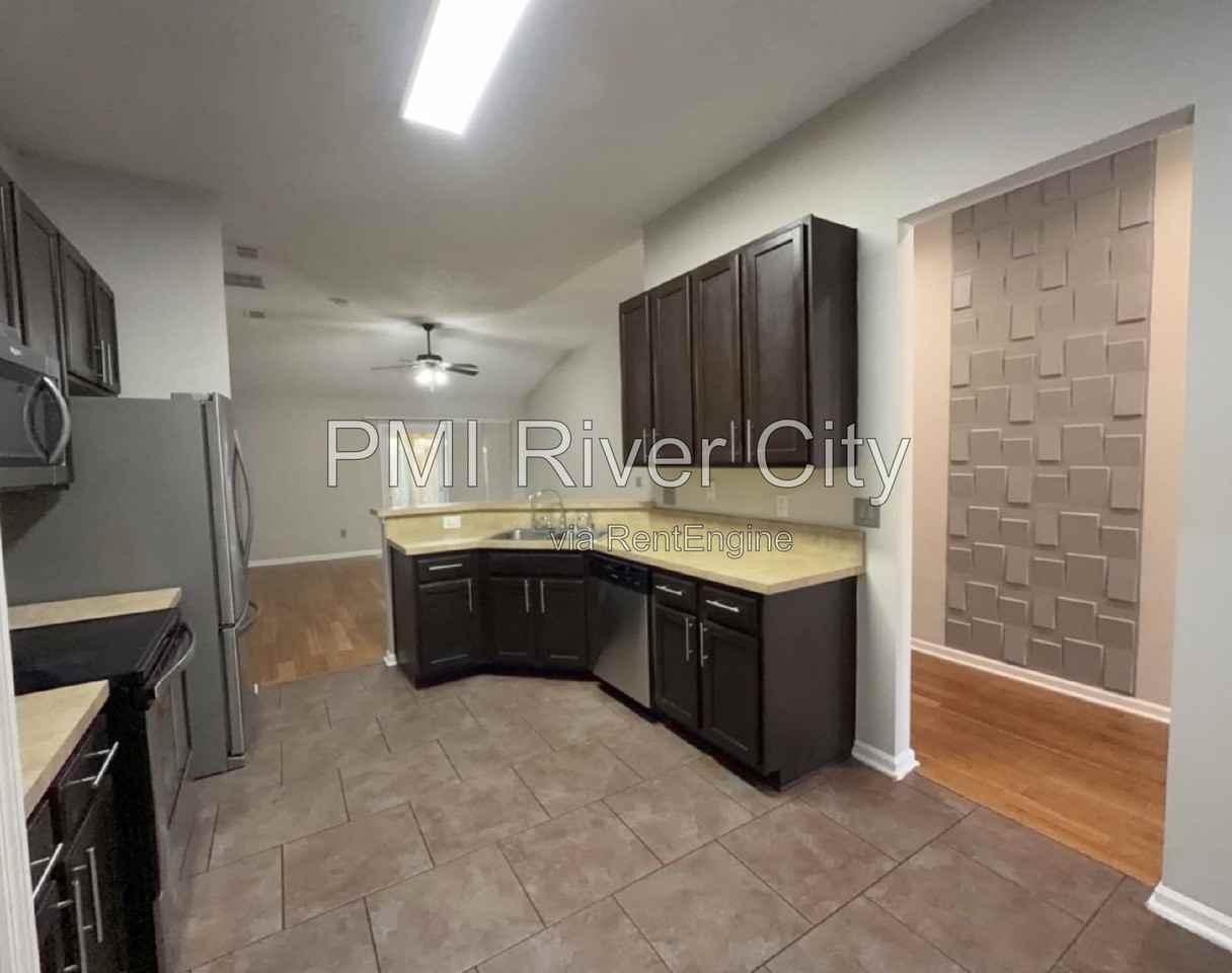 9343 Daniels Mill Dr - Photo 4 of 24