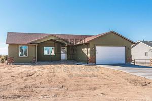 featured image of 467 S Laporte Dr