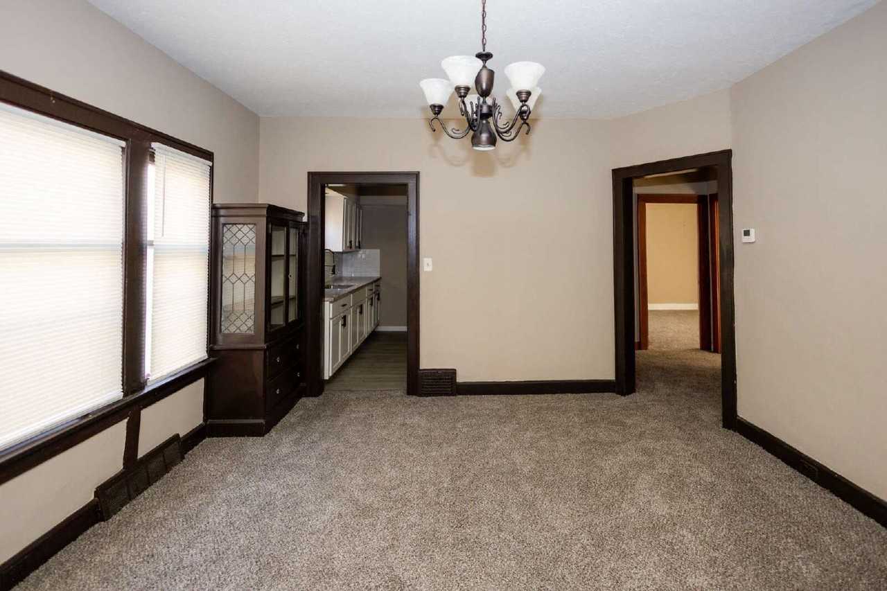 1643 Hillcrest Rd #1 - Photo 6 of 17