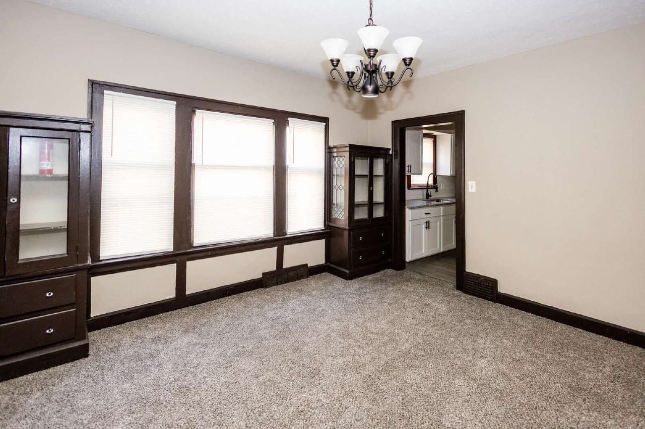 1643 Hillcrest Rd #1 - Photo 7 of 17