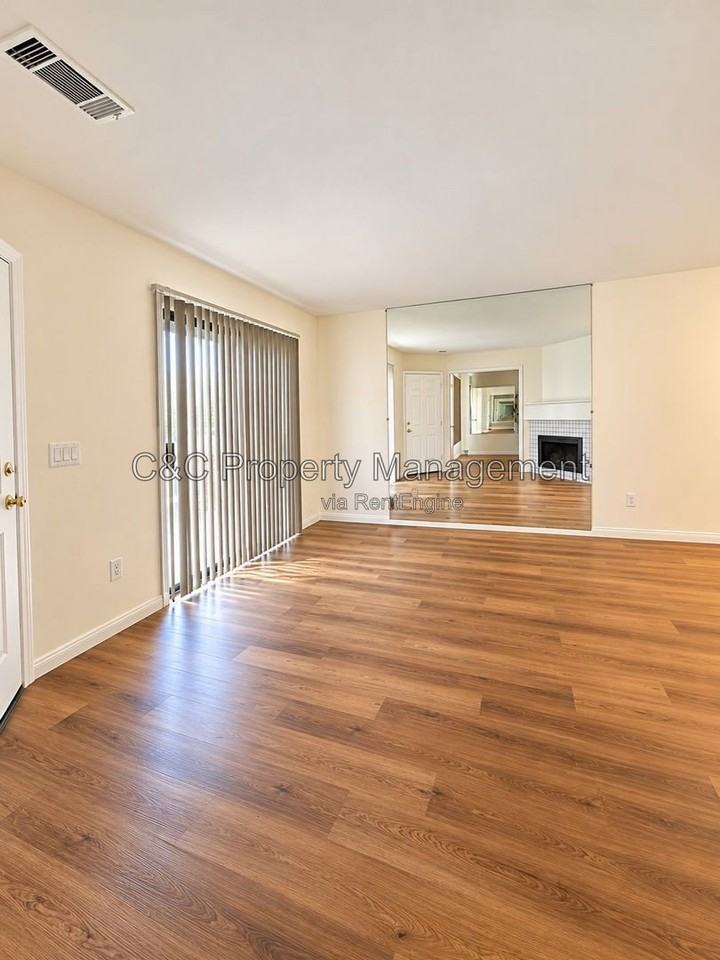 16 Aruba St - Photo 2 of 12