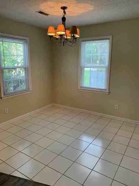 103 Belmont Dr - Photo 3 of 17