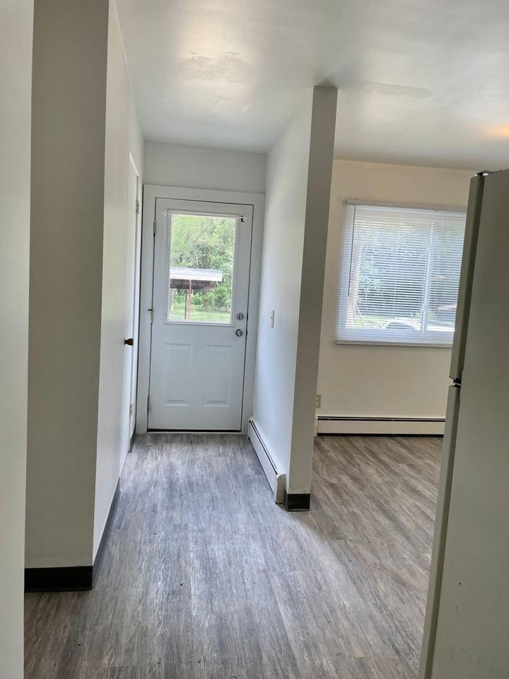 1922 Sunnyside Dr - Photo 2 of 19