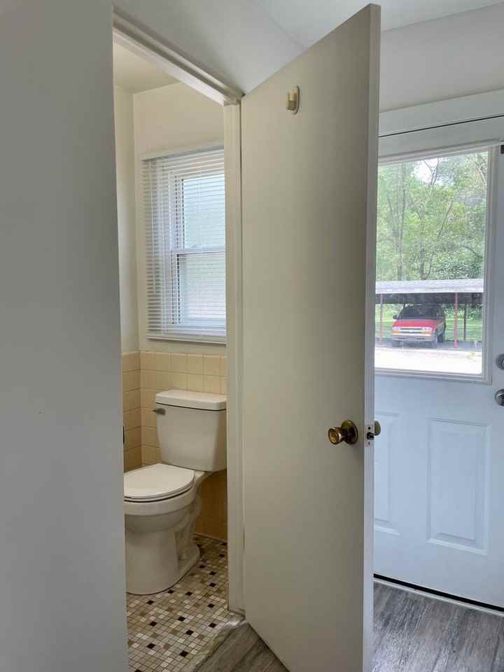 1922 Sunnyside Dr - Photo 3 of 19
