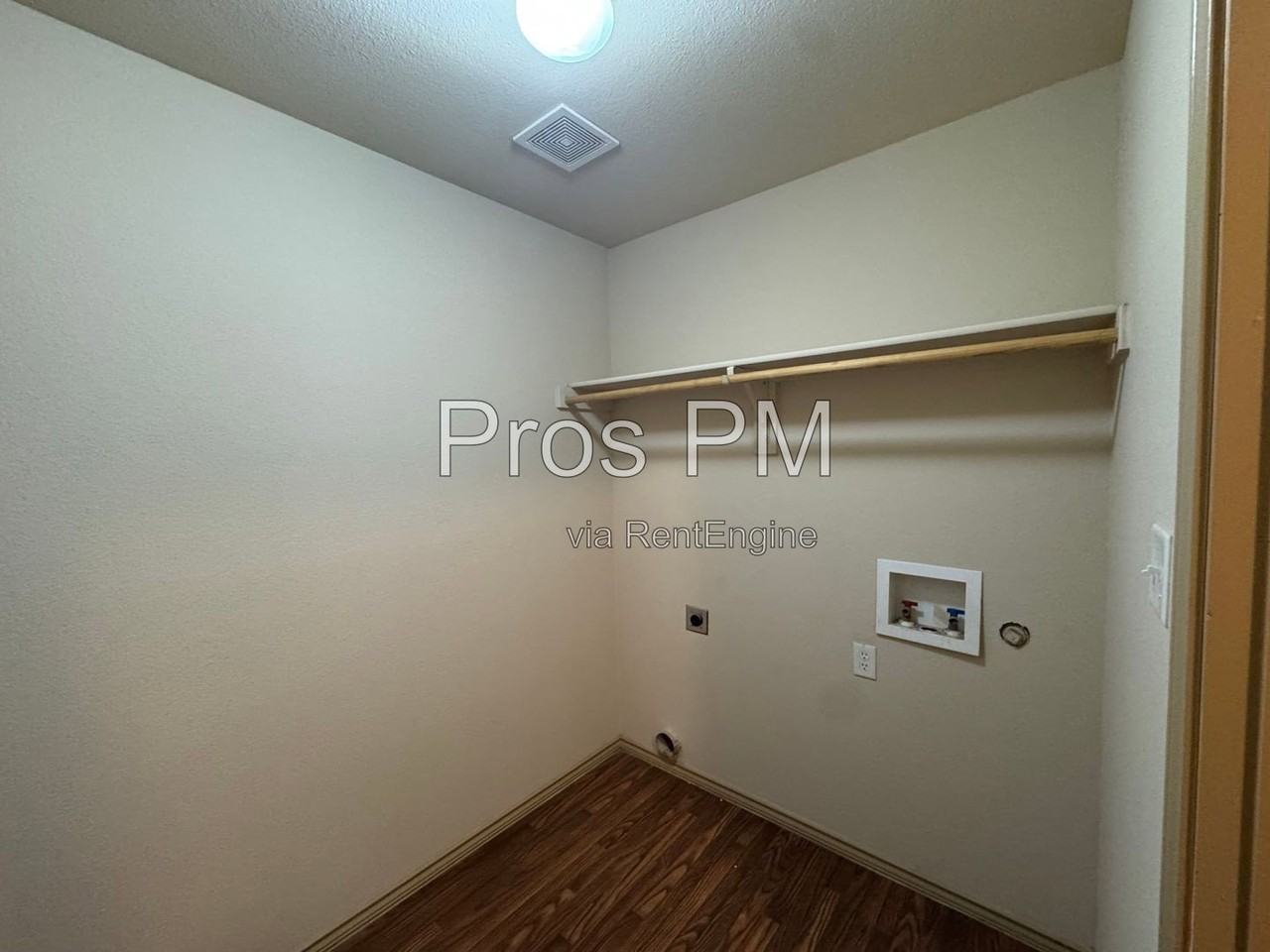 3011 Lake Side Dr - Photo 6 of 18