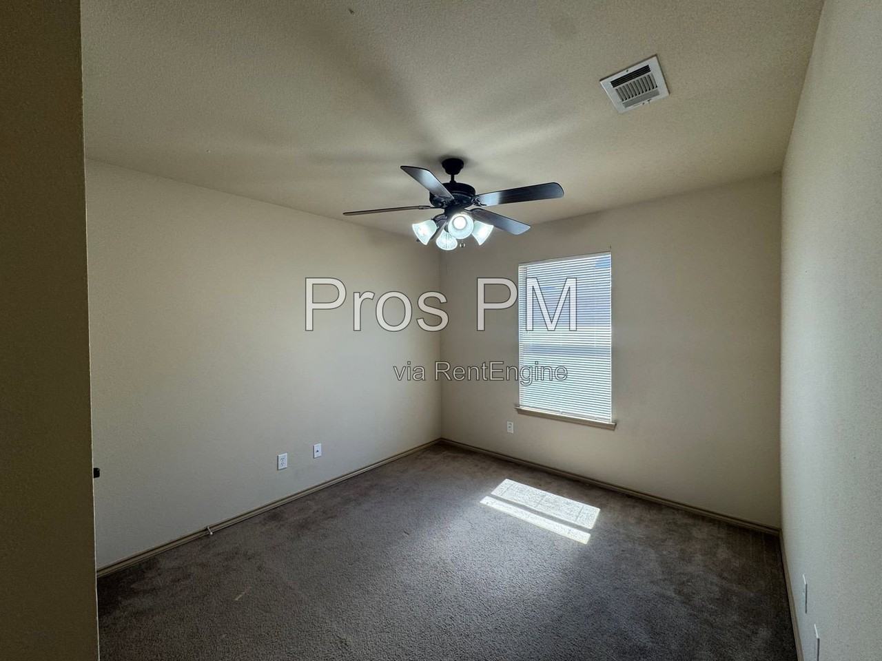3011 Lake Side Dr - Photo 7 of 18