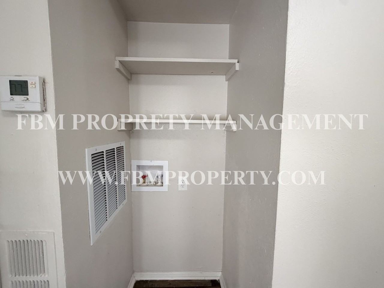 907 N Preston St #4 - Photo 4 of 14