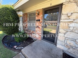 featured image of 501 W Gilmer St #5