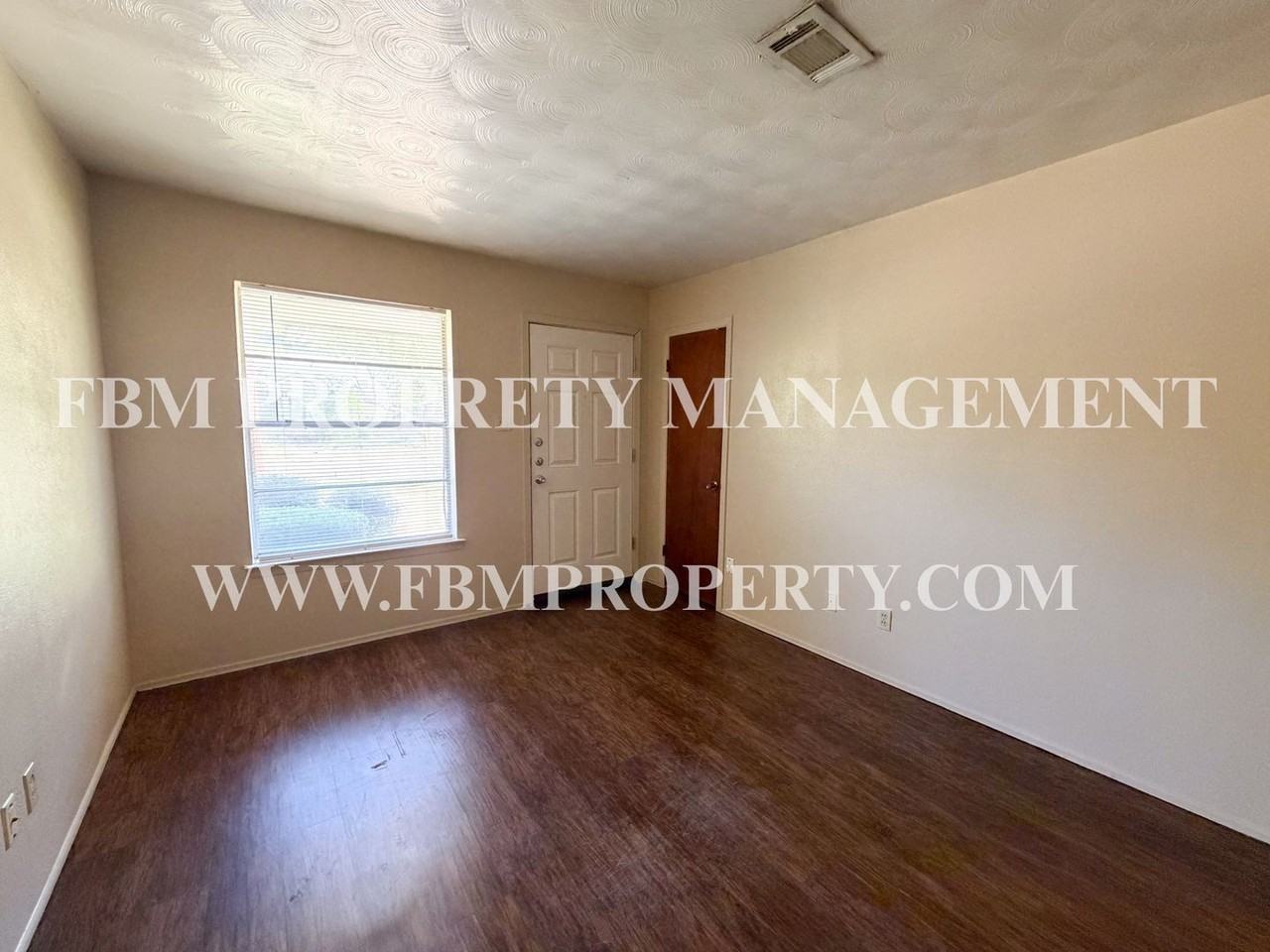 501 W Gilmer St #5 - Photo 2 of 14