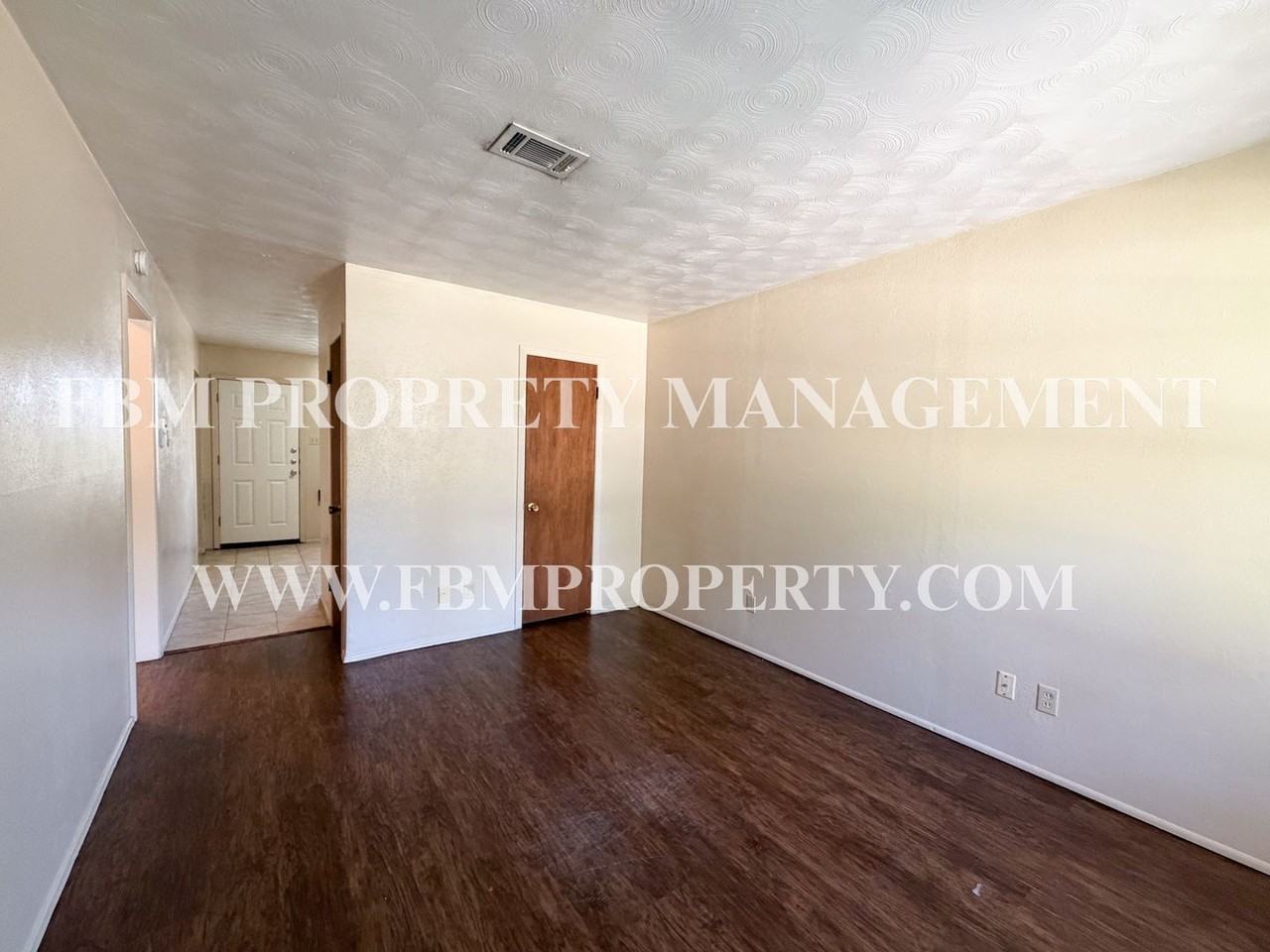 501 W Gilmer St #5 - Photo 3 of 14